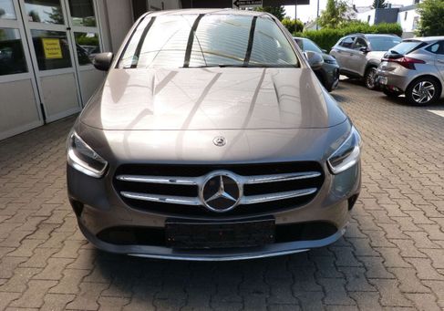 Mercedes-Benz B 180, 2019