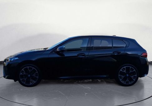 BMW 120, 2025 3