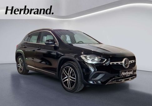 Mercedes-Benz GLA 250, 2021