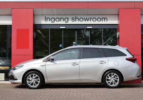 Toyota Auris Touring Sports, 2016