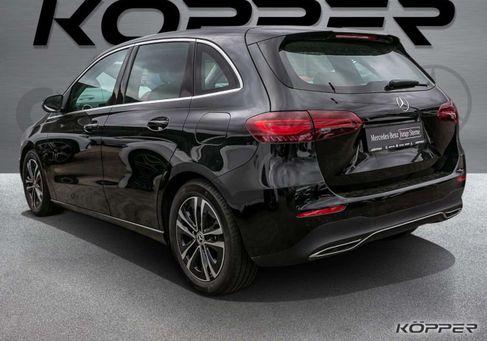Mercedes-Benz B 180, 2025