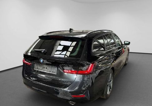 BMW 318, 2022