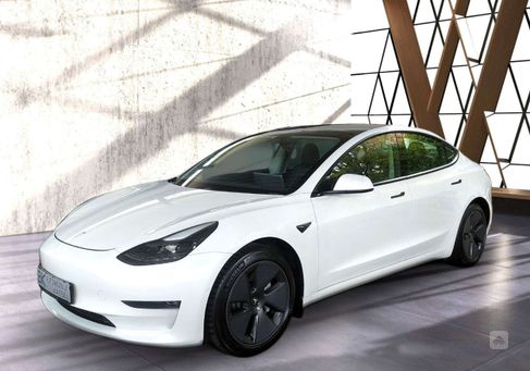 Tesla Model 3, 2021