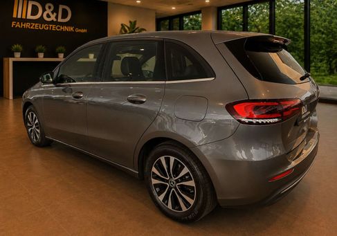 Mercedes-Benz B 200, 2021