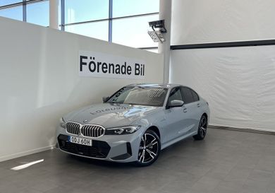 BMW 330, 2025