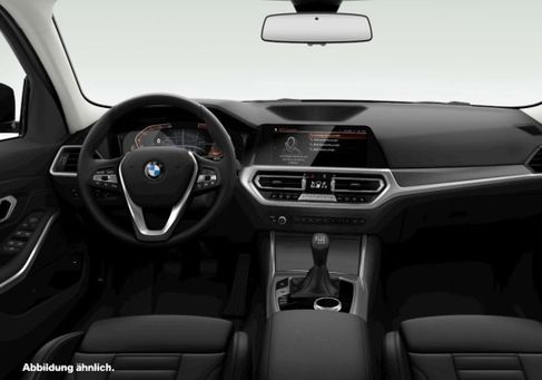 BMW 318, 2021