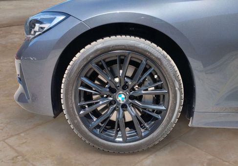 BMW 330, 2020