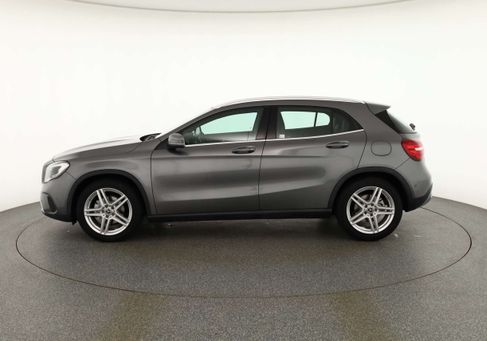 Mercedes-Benz GLA 180, 2019