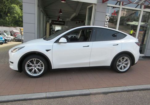 Tesla Model Y, 2023 2