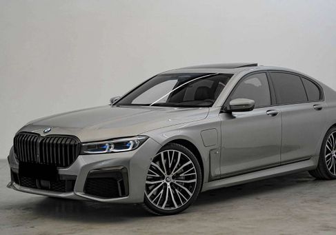 BMW 745, 2019