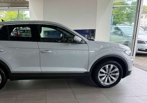 Volkswagen T-Roc, 2021