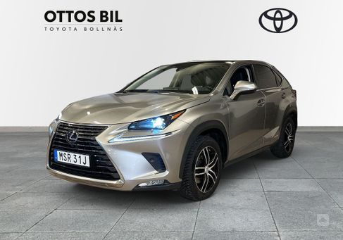 Lexus NX, 2021