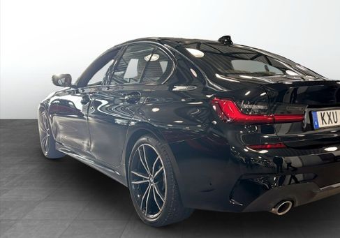 BMW 330, 2019