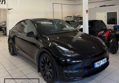 Tesla Model Y, 2022