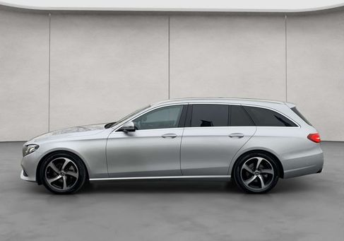 Mercedes-Benz E 200, 2020 2