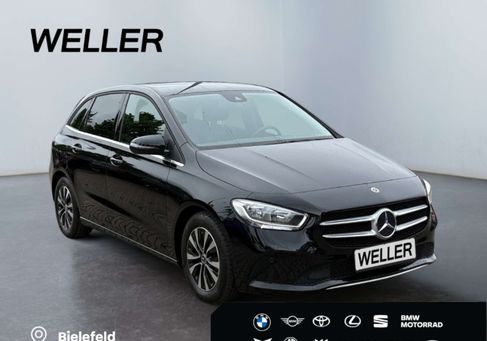 Mercedes-Benz B 180, 2022