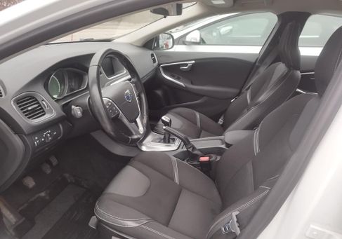 Volvo V40, 2016