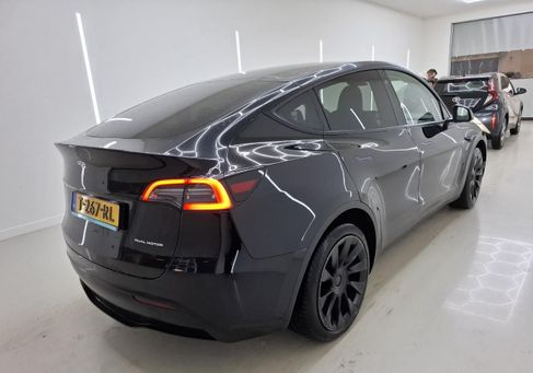 Tesla Model Y, 2023