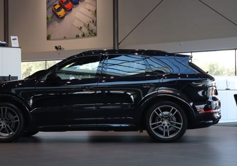 Porsche Cayenne, 2023