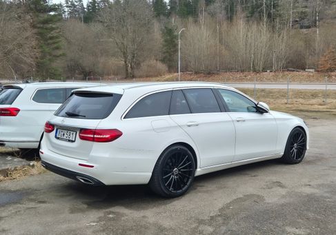 Mercedes-Benz E 200, 2019 3