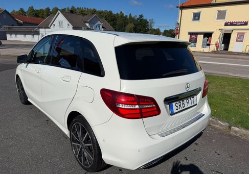 Mercedes-Benz B 180, 2018 3