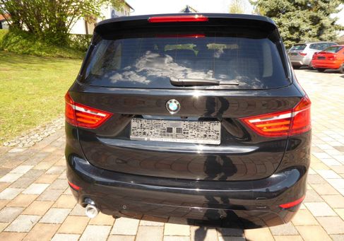 BMW 216, 2020