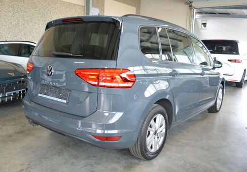 Volkswagen Touran, 2023 3