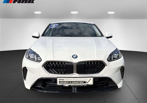 BMW 120, 2025