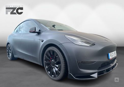 Tesla Model Y, 2022