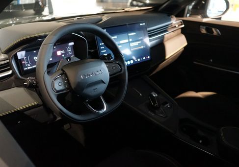 Lynk &amp; Co 01, 2025
