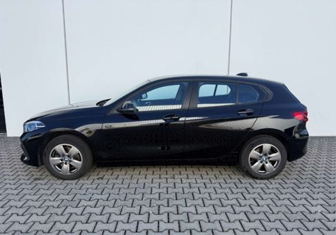BMW 118, 2022