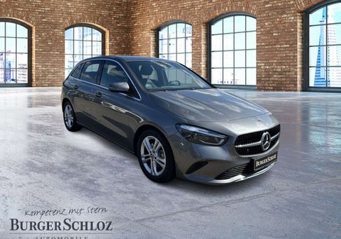 Mercedes-Benz B 180, 2025