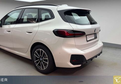 BMW 220, 2025 2