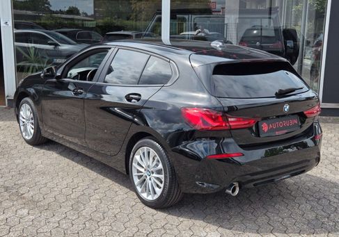 BMW 118, 2022