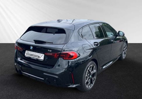 BMW 116, 2025 3