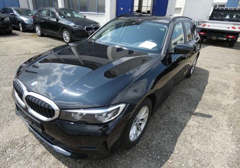 BMW 318, 2022