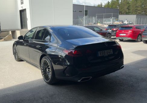 Mercedes-Benz E 300, 2024 3