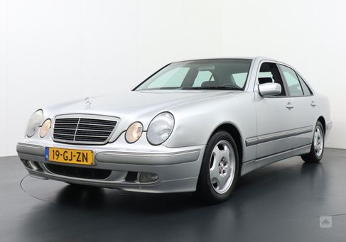 Mercedes-Benz E 200, 2001