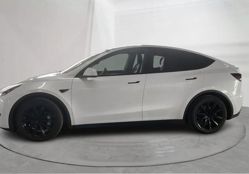 Tesla Model Y, 2021 2