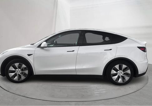 Tesla Model Y, 2023
