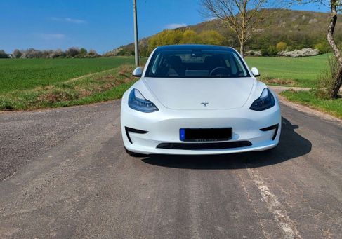 Tesla Model 3, 2022