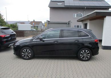 Mercedes-Benz B 180, 2022