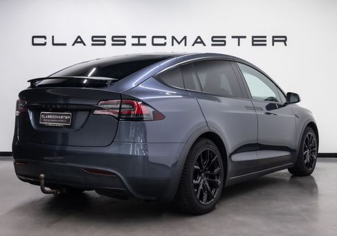 Tesla Model X, 2016