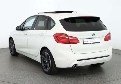 BMW 225, 2021