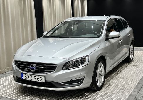 Volvo V60, 2015