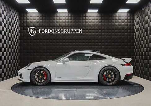 Porsche, 2024