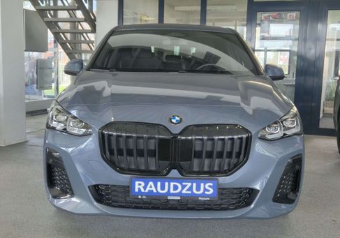 BMW 216, 2024