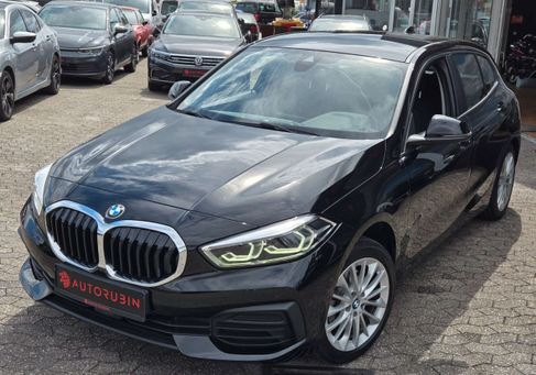 BMW 118, 2022
