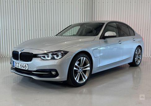 BMW 330, 2018