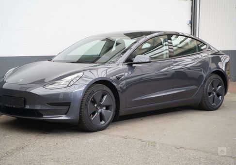 Tesla Model 3, 2021